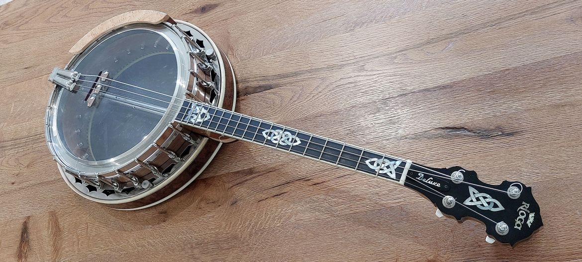 rioga deluxe 18 fret tenor banjo